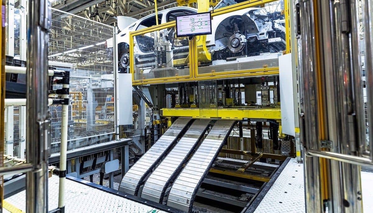 New automotive technology supply chain has become the key to dominating the sales market